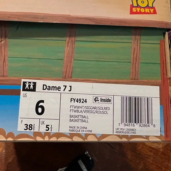 Adidas kids size 6 Toy Story basketball shoes - Picture 11 of 13